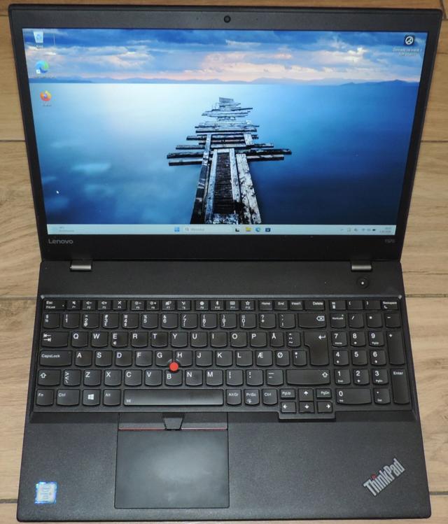 Laptop Lenovo ThinkPad T570 i5-6300U 15,6" 8 GB RAM 256 GB SSD czarny