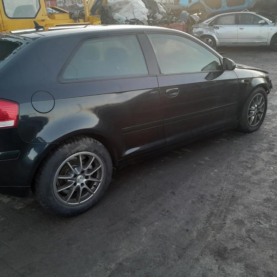 Audi a3 8P 2005r na części LZ9W
