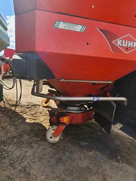 Rozsiewacz KUHN AXIS 40.1 , 4200kg , rok 2018.