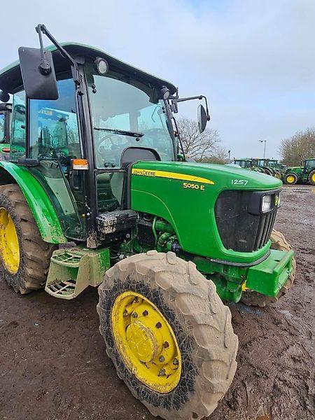 Ciągnik John Deere 5050E . 2019 rok , 7123 h