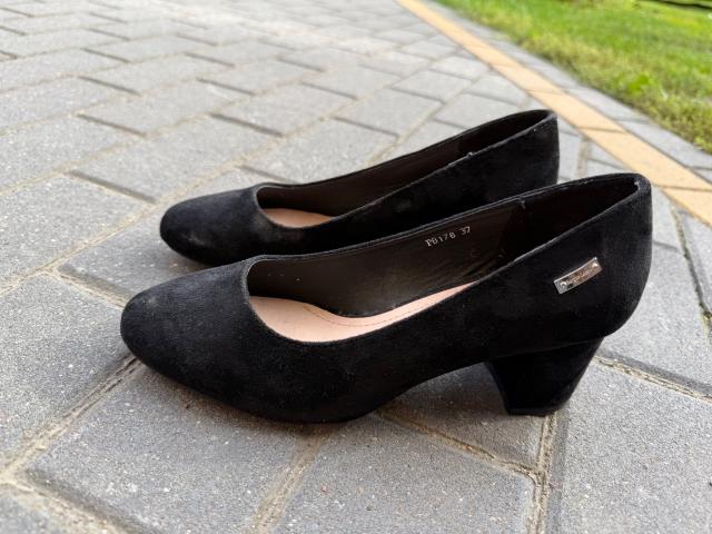 Buty na delikatnym obcasie